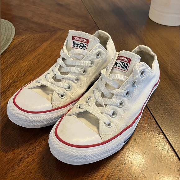 White Converse Chuck Taylors - Women’s 8 - Picture 1 of 7